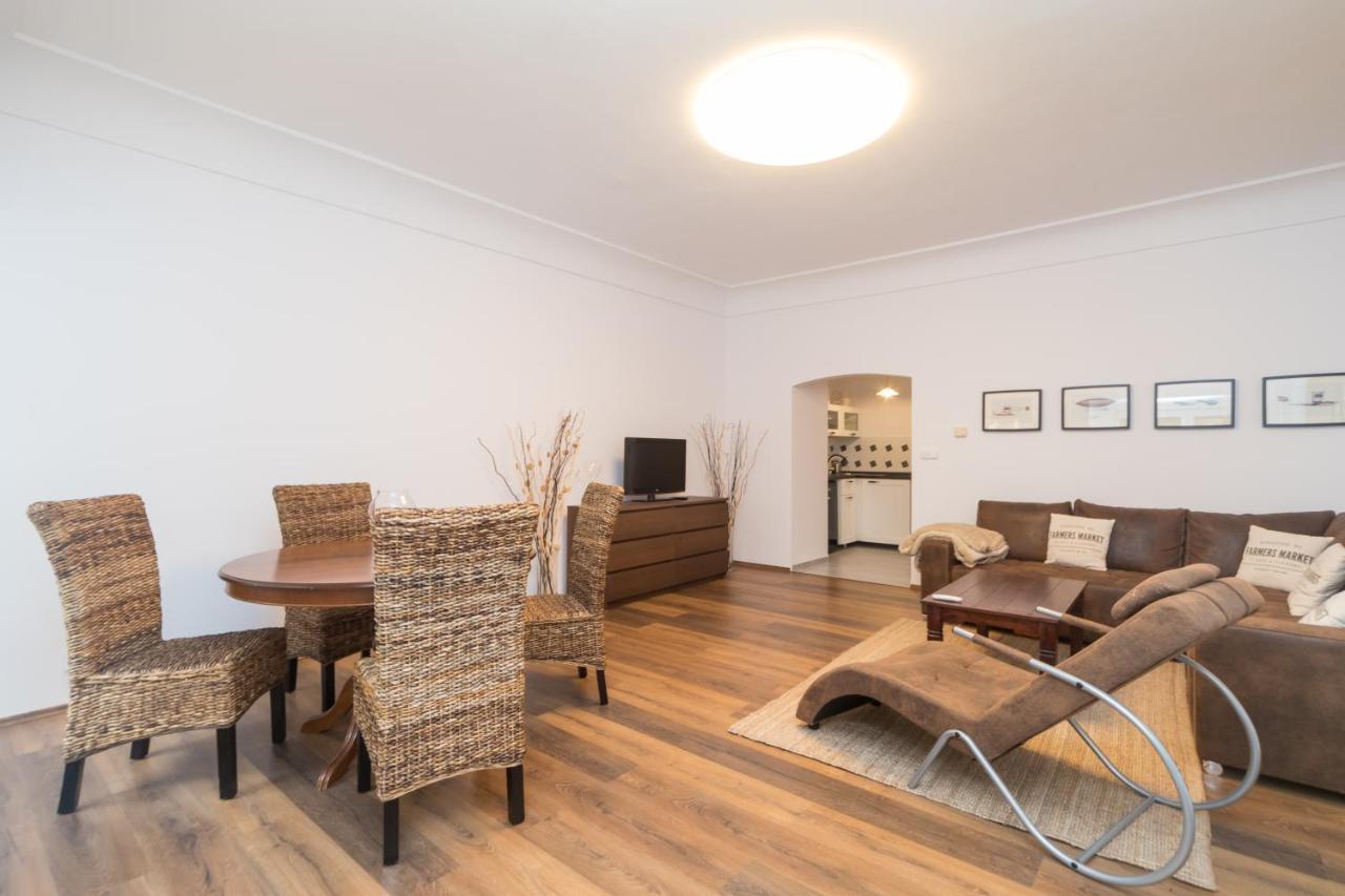 Budyne Apartment Ii. Budyne nad Ohri Екстер'єр фото
