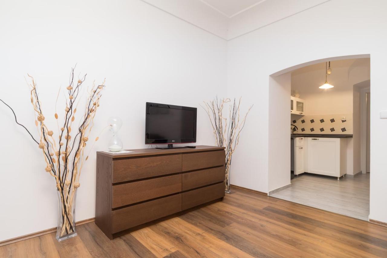 Budyne Apartment Ii. Budyne nad Ohri Екстер'єр фото