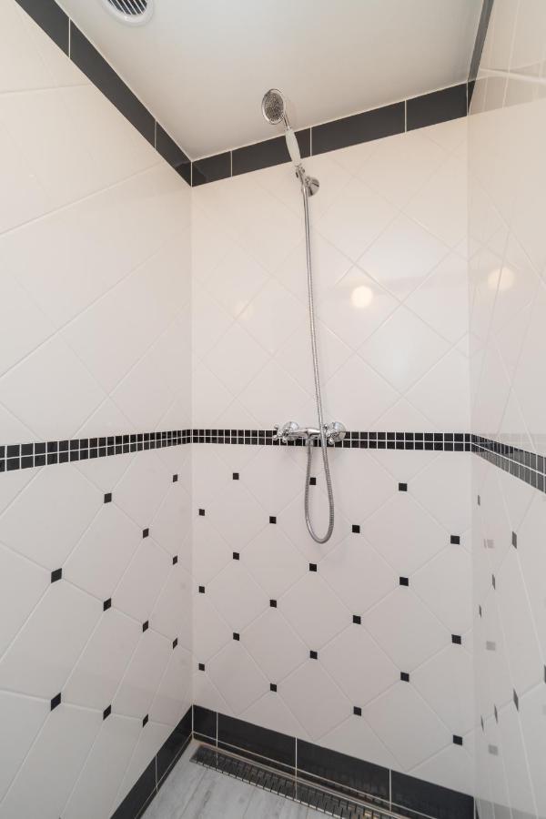 Budyne Apartment Ii. Budyne nad Ohri Екстер'єр фото
